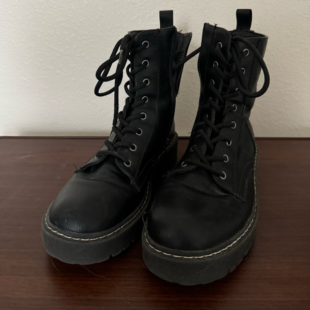 Black Combat Style Books - size 10